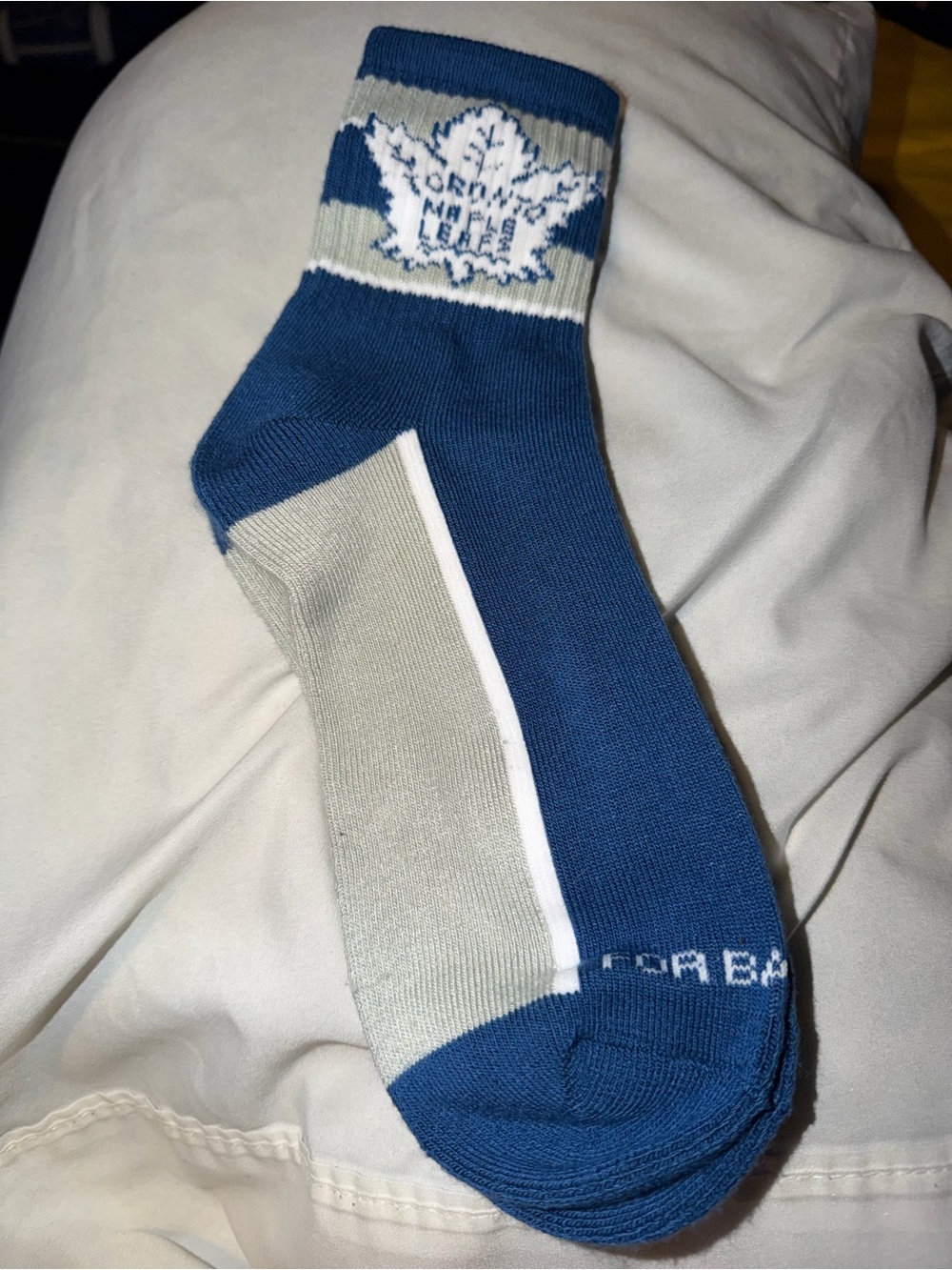 For Bare Feet NHL Hockey Toronto Maple Leafs Socks Men’s Size Large New No Tags.